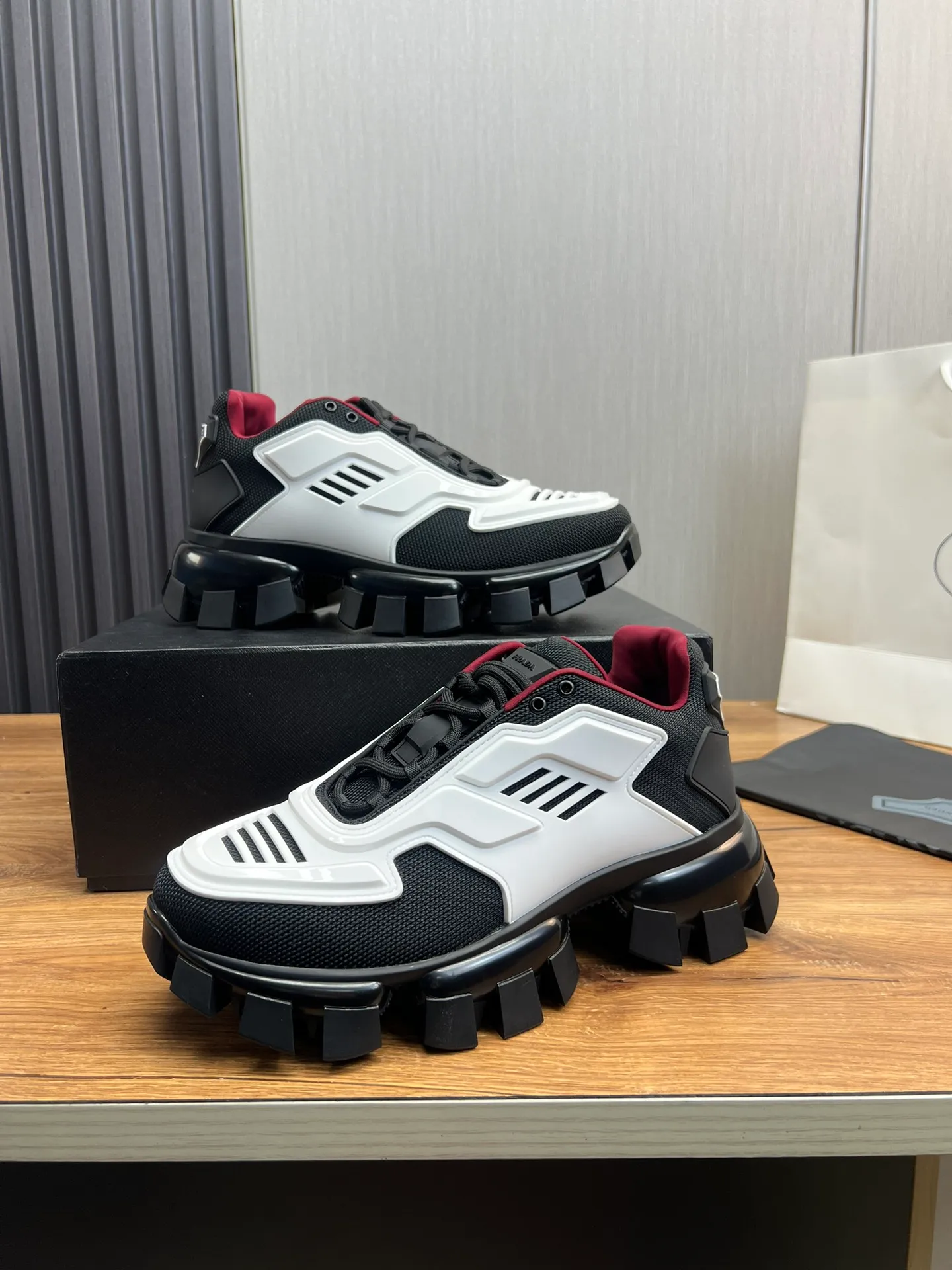 Men's shoes 💰620💰 [PRADA] Popular thick-soled shoes for couples 👩‍❤️‍👨 Available all year round ✔️Official website synchronization Original fly-knit film fabric + cowhide lining, 1⃣️ to 1⃣️ replica, original sole, 36-45 (45 made to order, non-refundable)